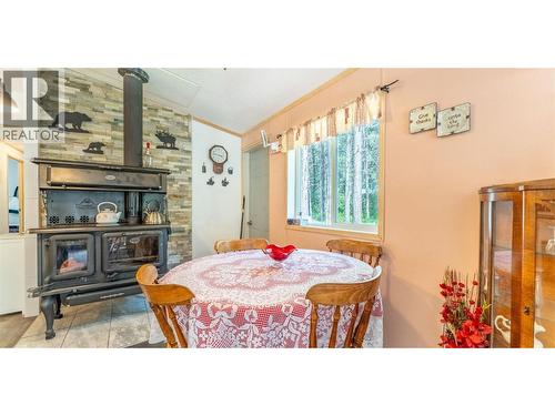 6996 95 Highway, Kingsgate, BC 