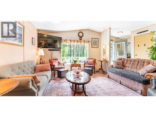 6996 95 Highway, Kingsgate, BC 