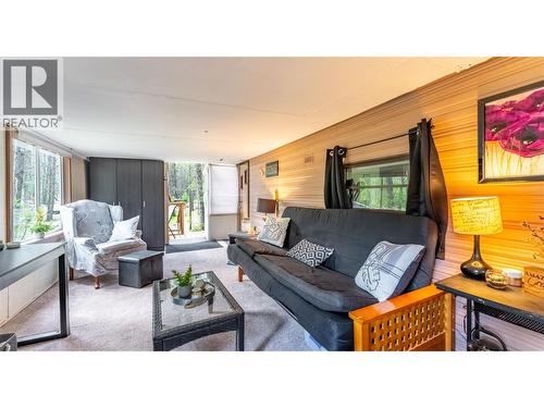 6996 95 Highway, Kingsgate, BC 