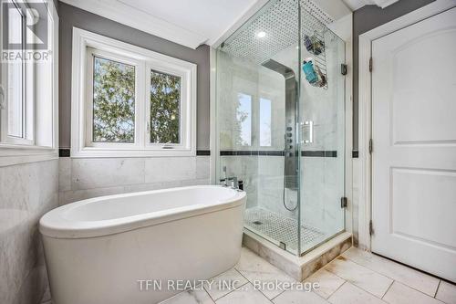 282B Aylesworth Avenue, Toronto, ON - Indoor Photo Showing Bathroom