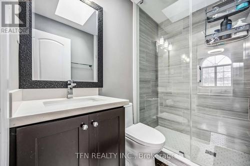 282B Aylesworth Avenue, Toronto, ON - Indoor Photo Showing Bathroom