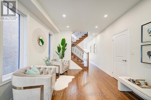 87 Mccague Avenue, Richmond Hill, ON - Indoor