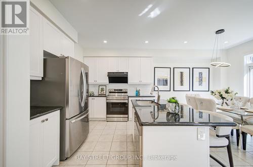 87 Mccague Avenue, Richmond Hill, ON - Indoor Photo Showing Kitchen With Stainless Steel Kitchen With Upgraded Kitchen