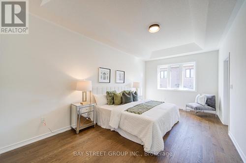 87 Mccague Avenue, Richmond Hill, ON - Indoor Photo Showing Bedroom