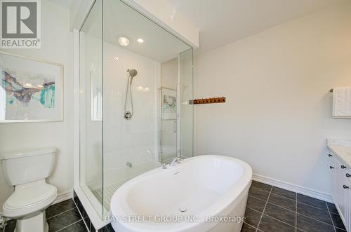 87 Mccague Avenue, Richmond Hill, ON - Indoor Photo Showing Bathroom