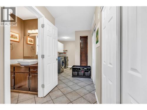 10112 Beavis Place, Summerland, BC - Indoor