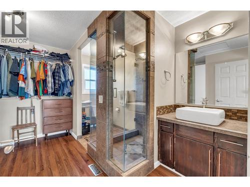 10112 Beavis Place, Summerland, BC - Indoor Photo Showing Bathroom
