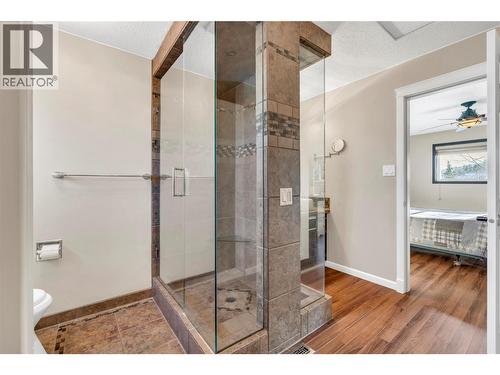 10112 Beavis Place, Summerland, BC - Indoor Photo Showing Bathroom