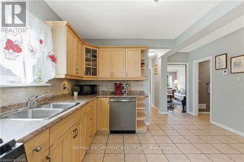 91 East 42Nd Street, Hamilton, ON - Indoor Photo Showing Kitchen With Double Sink