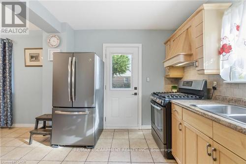 91 East 42Nd Street, Hamilton, ON - Indoor Photo Showing Kitchen