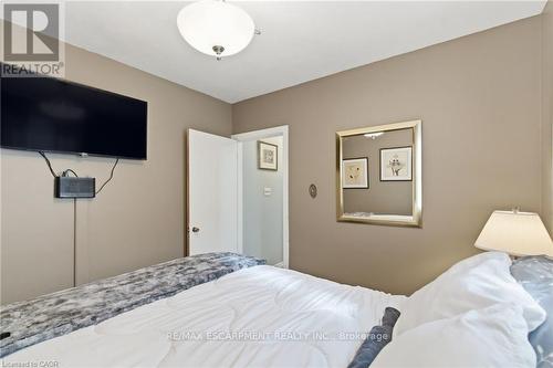 91 East 42Nd Street, Hamilton, ON - Indoor Photo Showing Bedroom