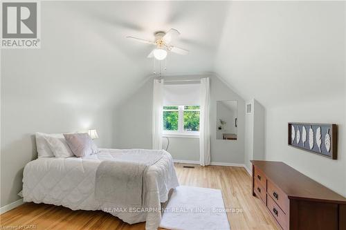 91 East 42Nd Street, Hamilton, ON - Indoor Photo Showing Bedroom