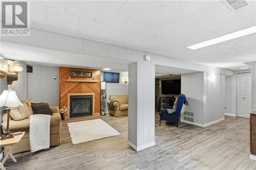 91 East 42Nd Street, Hamilton, ON - Indoor With Fireplace