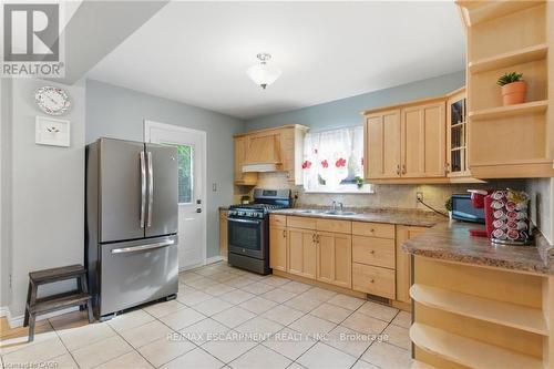 91 East 42Nd Street, Hamilton, ON - Indoor Photo Showing Kitchen