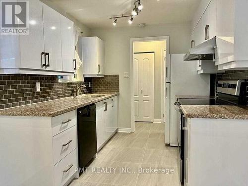 35 Drysdale Crescent, Toronto, ON - Indoor Photo Showing Kitchen With Upgraded Kitchen
