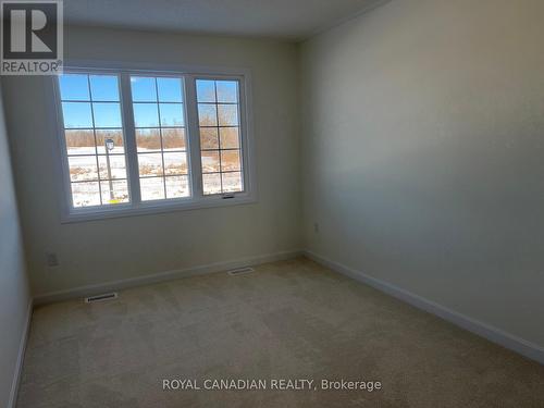 85 Royal Oak Crescent, Loyalist, ON - Indoor Photo Showing Other Room