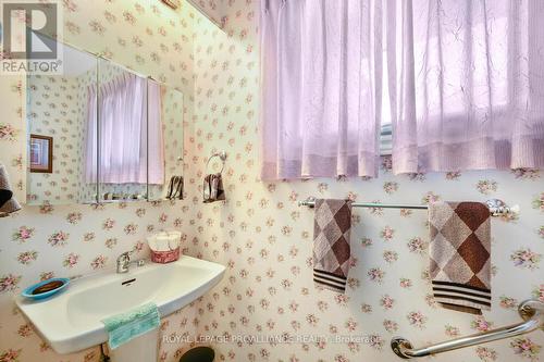 10 Cliffside Crescent, Brockville, ON - Indoor Photo Showing Bathroom