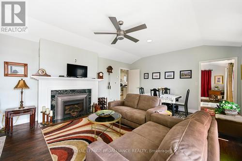 10 Cliffside Crescent, Brockville, ON - Indoor Photo Showing Living Room With Fireplace