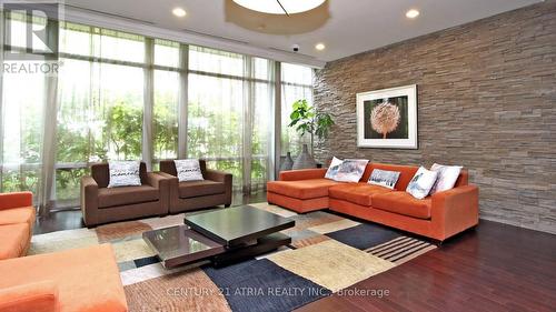 311D - 57 Upper Duke Crescent, Markham, ON - Indoor Photo Showing Living Room