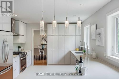 Upper Level - 45 Abbeywood Trail, Toronto, ON - Indoor Photo Showing Kitchen With Upgraded Kitchen