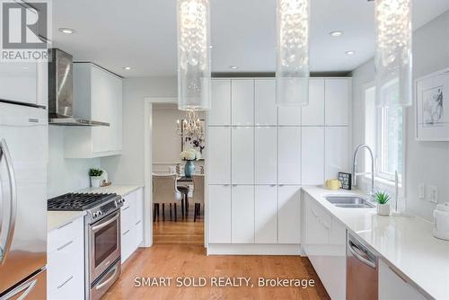 Upper Level - 45 Abbeywood Trail, Toronto, ON - Indoor Photo Showing Kitchen With Double Sink With Upgraded Kitchen