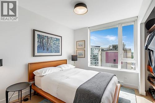 905 328 E 11Th Avenue, Vancouver, BC - Indoor Photo Showing Bedroom