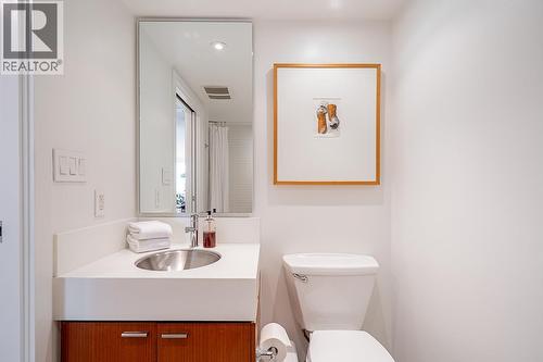 905 328 E 11Th Avenue, Vancouver, BC - Indoor Photo Showing Bathroom
