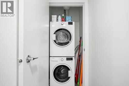 905 328 E 11Th Avenue, Vancouver, BC - Indoor Photo Showing Laundry Room