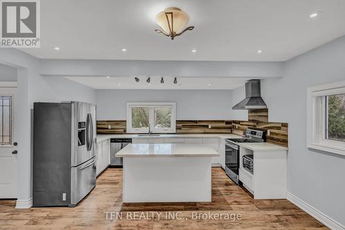 986 Robinson Street, Innisfil, ON - Indoor Photo Showing Kitchen