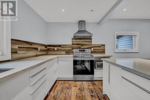 986 Robinson Street, Innisfil, ON - Indoor Photo Showing Kitchen