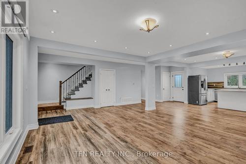 986 Robinson Street, Innisfil, ON - Indoor