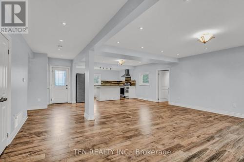 986 Robinson Street, Innisfil, ON - Indoor Photo Showing Other Room