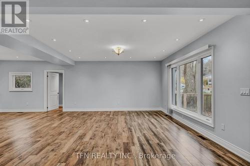 986 Robinson Street, Innisfil, ON - Indoor Photo Showing Other Room