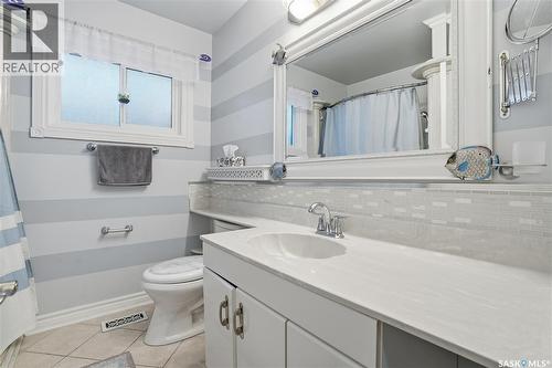 409 Argyle Street N, Regina, SK - Indoor Photo Showing Bathroom