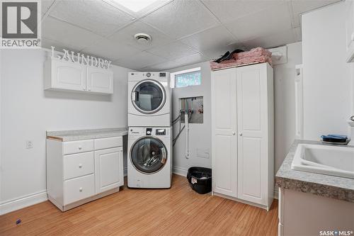 409 Argyle Street N, Regina, SK - Indoor Photo Showing Laundry Room