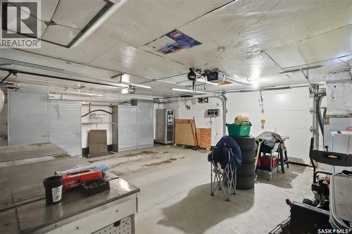 409 Argyle Street N, Regina, SK - Indoor Photo Showing Garage