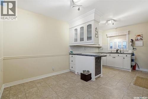 409 Argyle Street N, Regina, SK - Indoor Photo Showing Kitchen