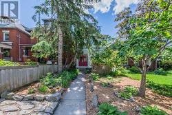 138 BAYSWATER AVENUE  Ottawa, ON K1Y 2G1