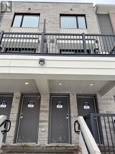 1221 Creekway Private, Ottawa, ON - Outdoor