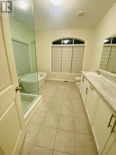 1222 Plymouth Drive, Oshawa, ON - Indoor Photo Showing Bathroom