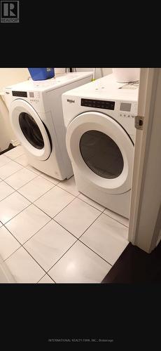 1222 Plymouth Drive, Oshawa, ON - Indoor Photo Showing Laundry Room