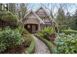 6417 PITT STREET  West Vancouver, BC V7W 2C1