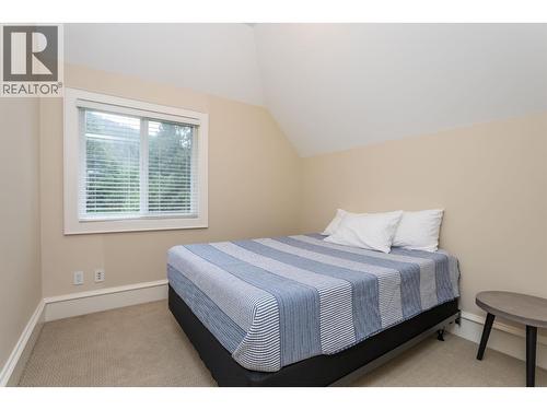 6417 Pitt Street, West Vancouver, BC - Indoor Photo Showing Bedroom