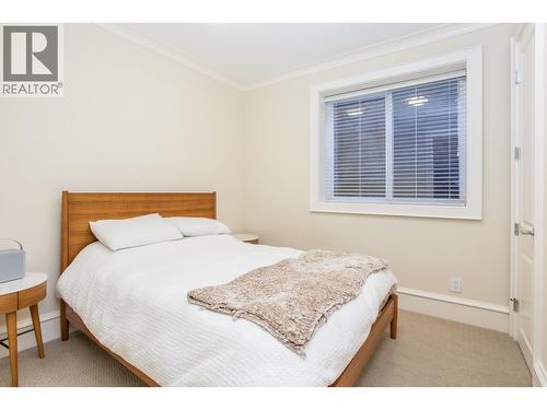 6417 Pitt Street, West Vancouver, BC - Indoor Photo Showing Bedroom