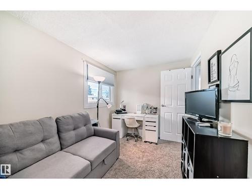 66 Ridgewood, St. Albert, AB - Indoor Photo Showing Living Room