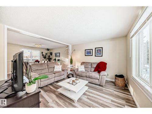 66 Ridgewood, St. Albert, AB - Indoor Photo Showing Living Room