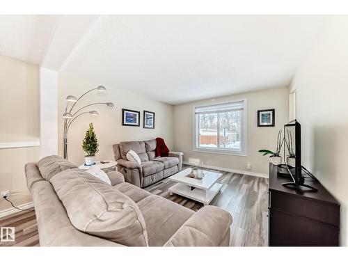 66 Ridgewood, St. Albert, AB - Indoor Photo Showing Living Room