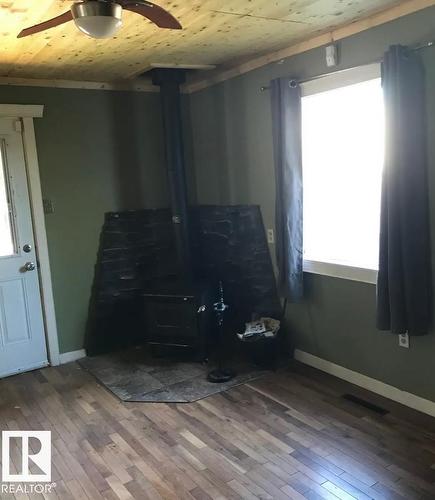 5231 46 St, Camrose, AB - Indoor Photo Showing Other Room