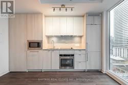 4810 - 115 BLUE JAYS WAY  Toronto, ON M5V 3T3