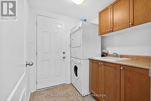 1384 Rennie Street, Oshawa, ON - Indoor Photo Showing Laundry Room